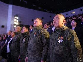 На Антифашистском форуме в Якутске наградили участников специальной военной операции