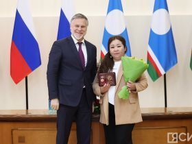 Высокие награды и почётные звания вручили якутянкам в преддверии 8 Марта