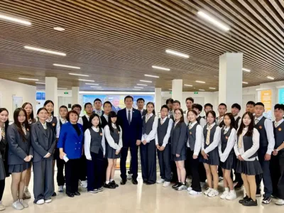 Анатолий Семенов провел урок государственности учащимся школы имени Михаила Николаева