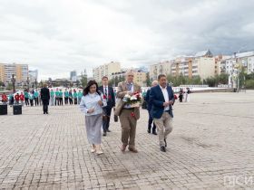В Якутске юные дипломаты почтили память героев Великой Отечественной войны