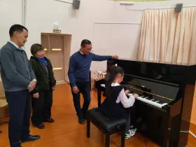 В Чурапчинской детской школе искусств обновили музыкальные инструменты и оборудование