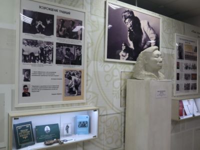 В Якутске открылась выставка к 125-летию Сергея Зверева — Кыыл Уола