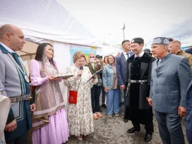 Глава Якутии и Раис Татарстана посетили выставку муниципалитетов в Якутске