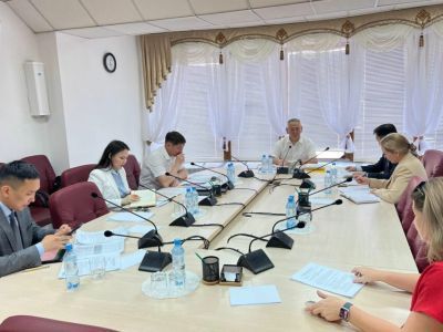 Сахамин Афанасьев провел совещание по вопросу бесхозного федерального имущества в Якутии