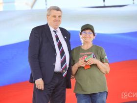 Торжественное мероприятие ко Дню России провели на площади Республики в Якутске