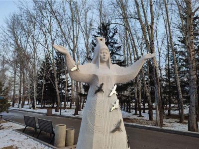 Выпускница целевого обучения из Якутии создала арт-объект в Красноярске