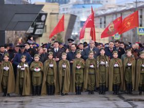 В Якутске прошла акция «Свеча памяти», посвященная 81-й годовщине Победы