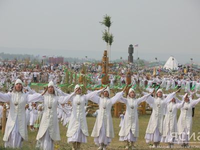 Глава Якутии поздравляет с Ысыахом Туймаады-2025