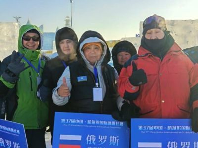 Якутские мастера участвуют в конкурсе ледовых скульптур в Харбине