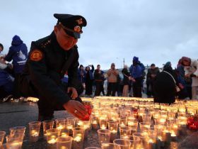В Якутске прошла акция «Свеча памяти», посвященная 81-й годовщине Победы