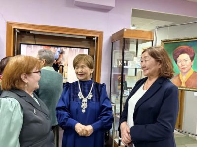 В Якутске открылась выставка к 85-летию Люлии Григорьевой
