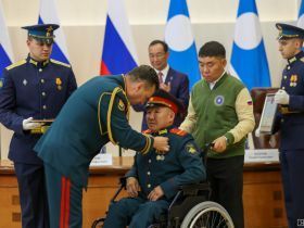 В Якутске вручили Звезду Героя России Алексею Петрову