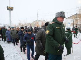 Якутяне возложили цветы в память погибших на озере Ильмень