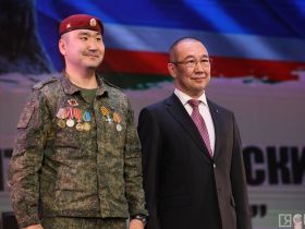 На Антифашистском форуме в Якутске наградили участников специальной военной операции