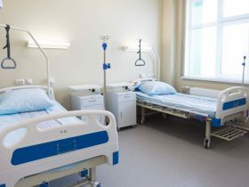 Для нового лечебного корпуса в Намцах исправительным учреждением изготовлена мебель и сшит текстиль