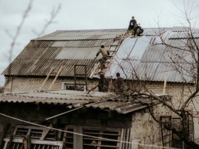 Волонтеры из Якутии помогли жителям Донбасса в востановлении домов и благоустройстве