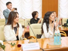 В Якутии вручили государственные награды многодетным матерям