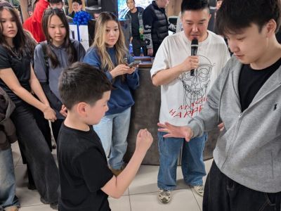 В Якутске провели первый турнир по «камень, ножницы, бумага»