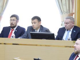 Поправки в Конституцию Якутии приняты большинством голосов
