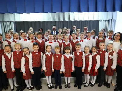 Глава Якутии посетил открытие детской школы искусств в Нижнем Куранахе