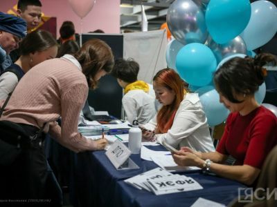 В Якутске открылась ярмарка трудоустройства, где предлагают пять тысяч вакансий