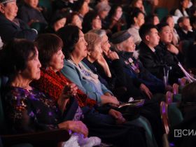 На открытии Декады Олонхо наградили лучших носителей традиционной культуры