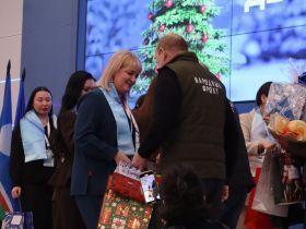 Участники конкурса «Учитель года» передали новогодние подарки для детей из семей участников СВО