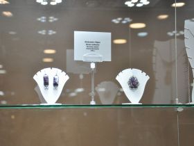 В «Сокровищнице Якутии» открыли выставку ювелира Юрия Иванова