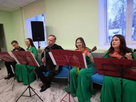 Глава Якутии посетил открытие детской школы искусств в Нижнем Куранахе