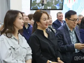 Анатолий Семенов поздравил предпринимателей Якутии с профессиональным праздником