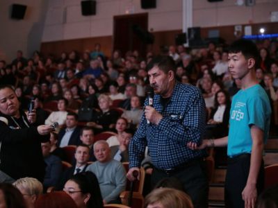 Около 1,5 тысячи жителей Мирнинского района оценили отчёт правительства