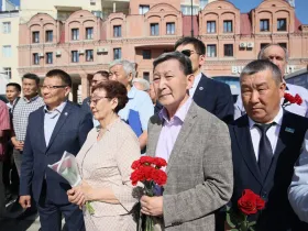 В Якутске открыли памятник государственному и научному деятелю Василию Филиппову
