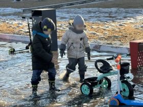 Все еще не «город белых кроссовок»: как выглядят улицы и дворы Якутска весной