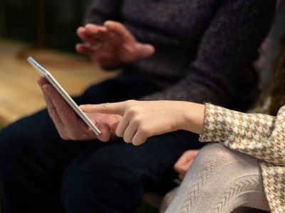 Мошенники чаще обманывают россиян во время гендерных праздников, чем на Новый год