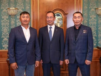 Глава Якутии оценил ход развития родины четырёх героев — села Танда