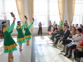 Петр Шамаев вручил дипломы победителям конкурса, приуроченного ко Дню сына в Якутии