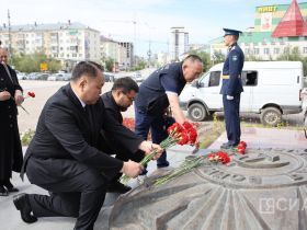В Якутске провели траурный митинг, посвященный Дню памяти и скорби