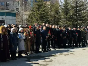 В День республики в Якутске почтили память Степана Васильева