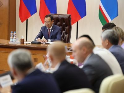 Глава Якутии провел заседание Совета по местному самоуправлению