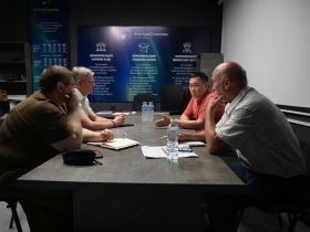Представители киноотрасли Беларуси посетили кинозалы «Экстра Синема» в Намском районе
