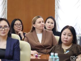 Высокие награды и почётные звания вручили якутянкам в преддверии 8 Марта