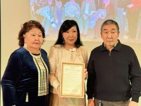 «Ожившая песнь Олонхо»: в Якутске открылась выставка к 95-летию Владимира Карамзина