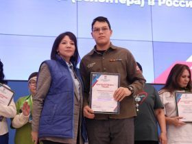В Якутии в День волонтера отметили лучших добровольцев
