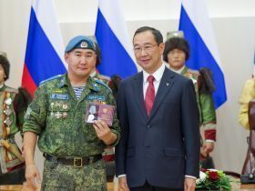 Глава Якутии вручил государственные награды