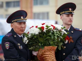 В Якутске провели акцию «Поклонимся великим тем годам» в честь 81-й годовщины Победы