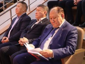 В Якутии издали книгу об известном ученом-аграрнике Афанасии Чугунове