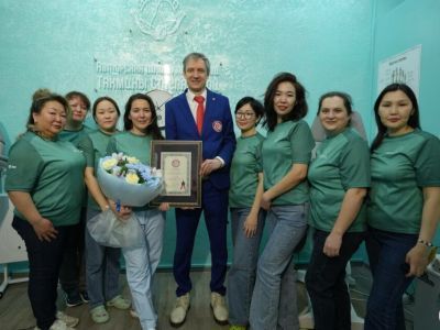 Якутянка сделала педикюр 81 клиенту за сутки и установила рекорд России