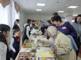 Рыбный фудкорт развернули на выставке школ в Жиганском районе