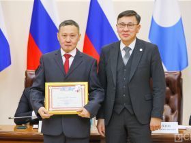 В День российской печати журналистам Якутии вручили награды