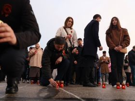 В Якутске прошла акция «Свеча памяти», посвященная 81-й годовщине Победы